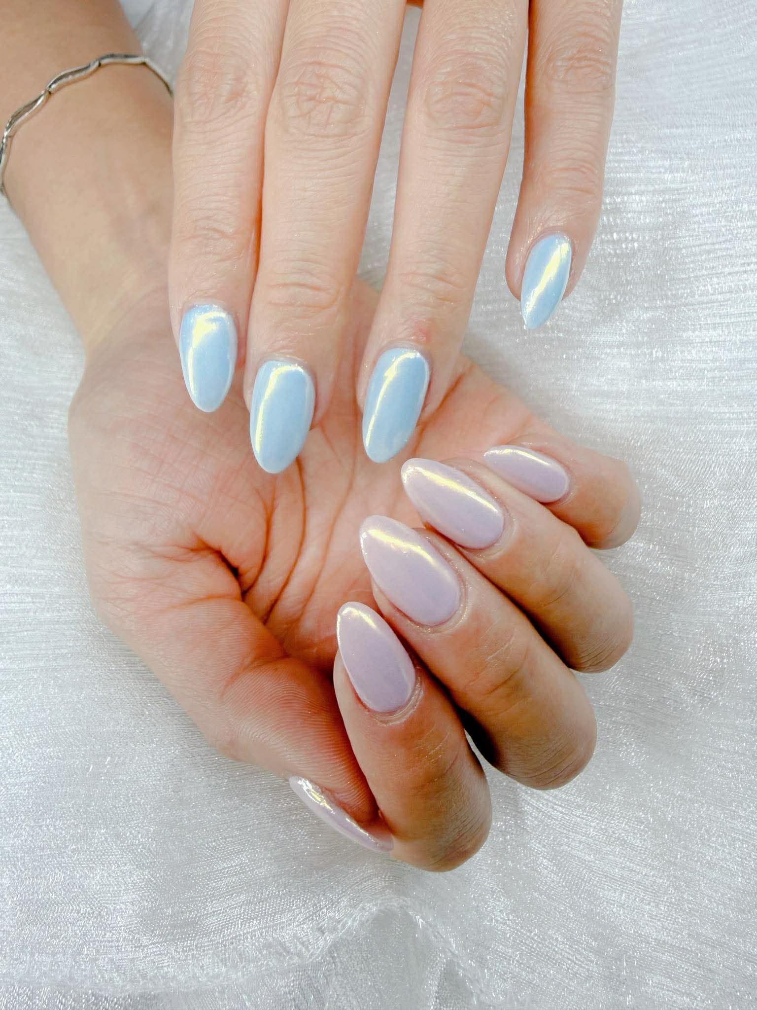 Beautiful pastel aurora chrome nails